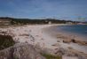 Playa Raeiros (más cercana, 400 m)